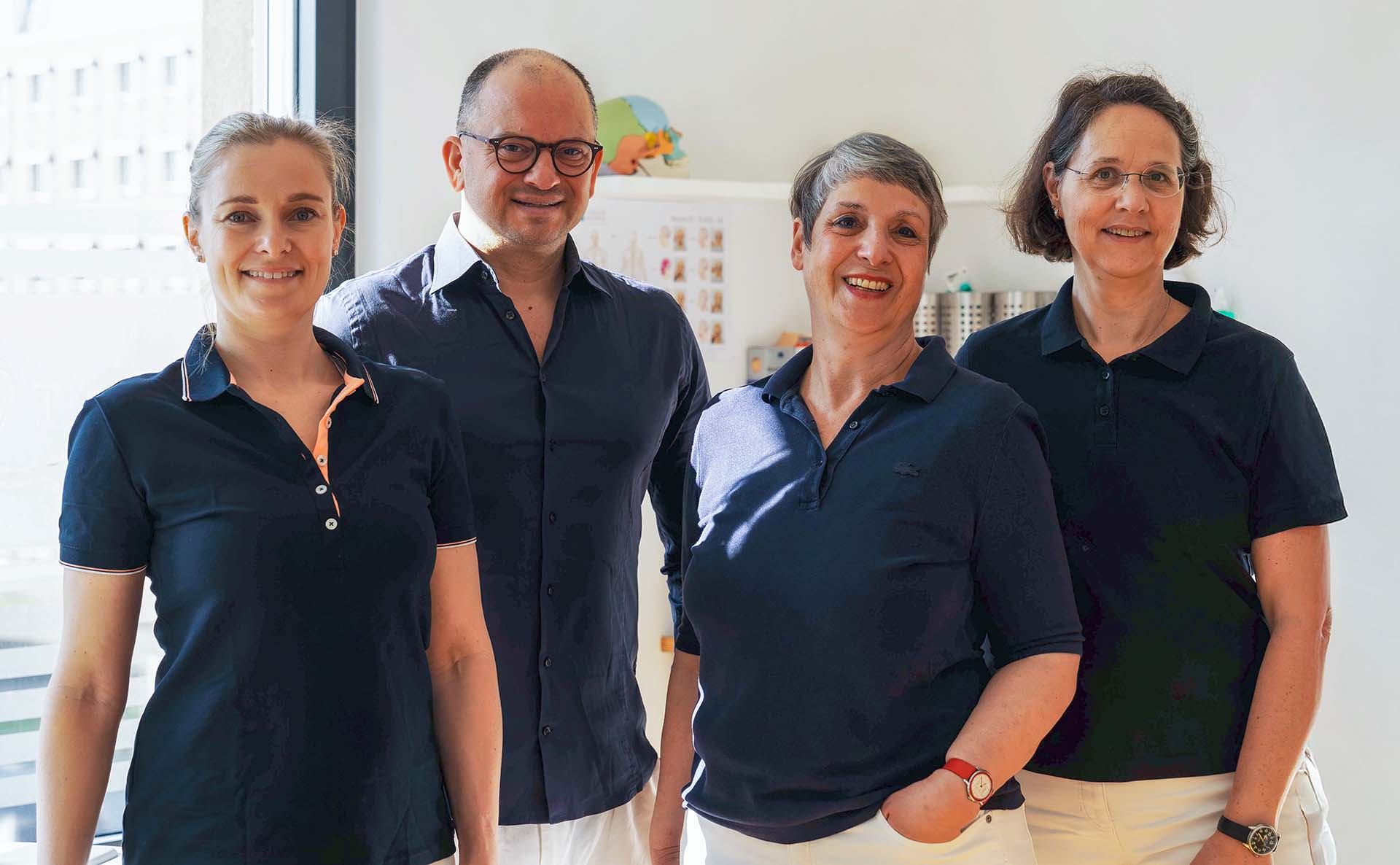 praxisteam-V02-27-05-2025 image praxisteam-V02-27-05-2025 Stellenangebot Osteopath*in / Heilpraktiker*in - osteopathie-darmstadt - Praxis für Sportverletzungen, Wirbelsäulenbeschwerden, Innere Organe + Nerven